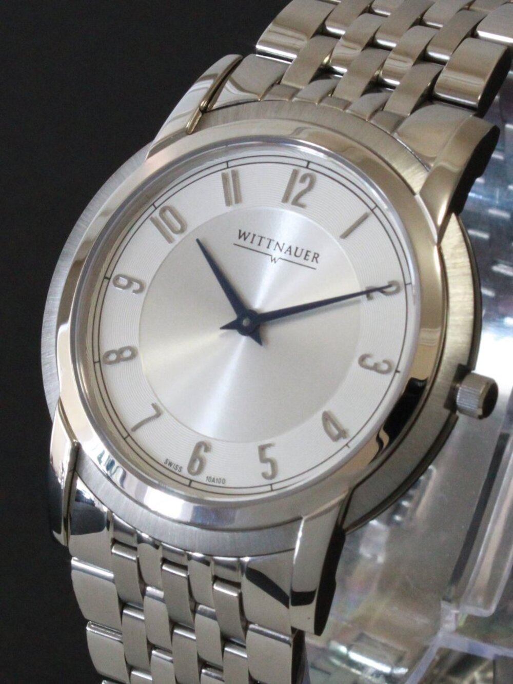 Wittnauer Men's Swiss Quartz Watch Silver Dial Applied Indices Blue Hands  39mm